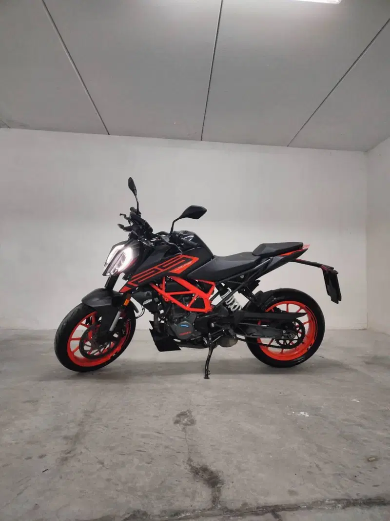 KTM 125 Duke (2021 - 23) (4)