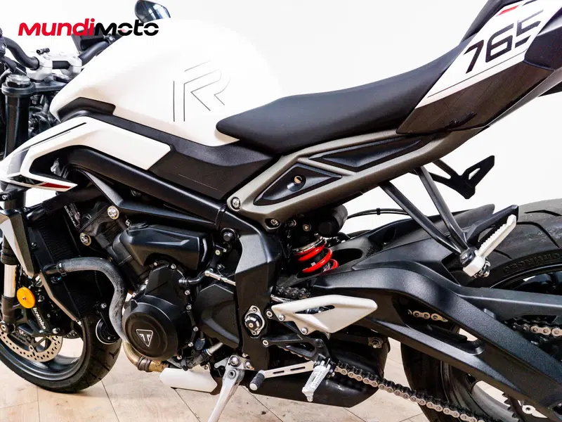 Triumph Street Triple 765 R (2023 - 26) (10)