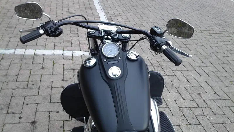 Harley-Davidson 1584 Street Bob (2008 - 15) - FXDB (9)