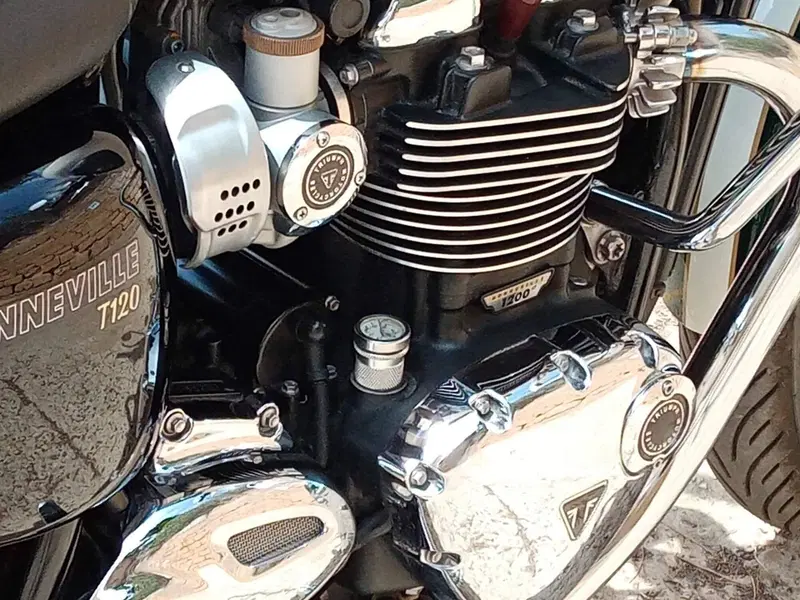 Triumph Bonneville T120 (2016 - 20) (8)