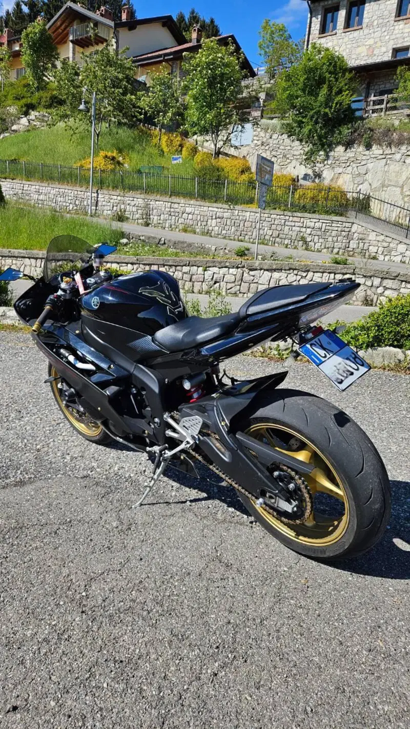 Yamaha YZF R6 (2006 - 07) (2)