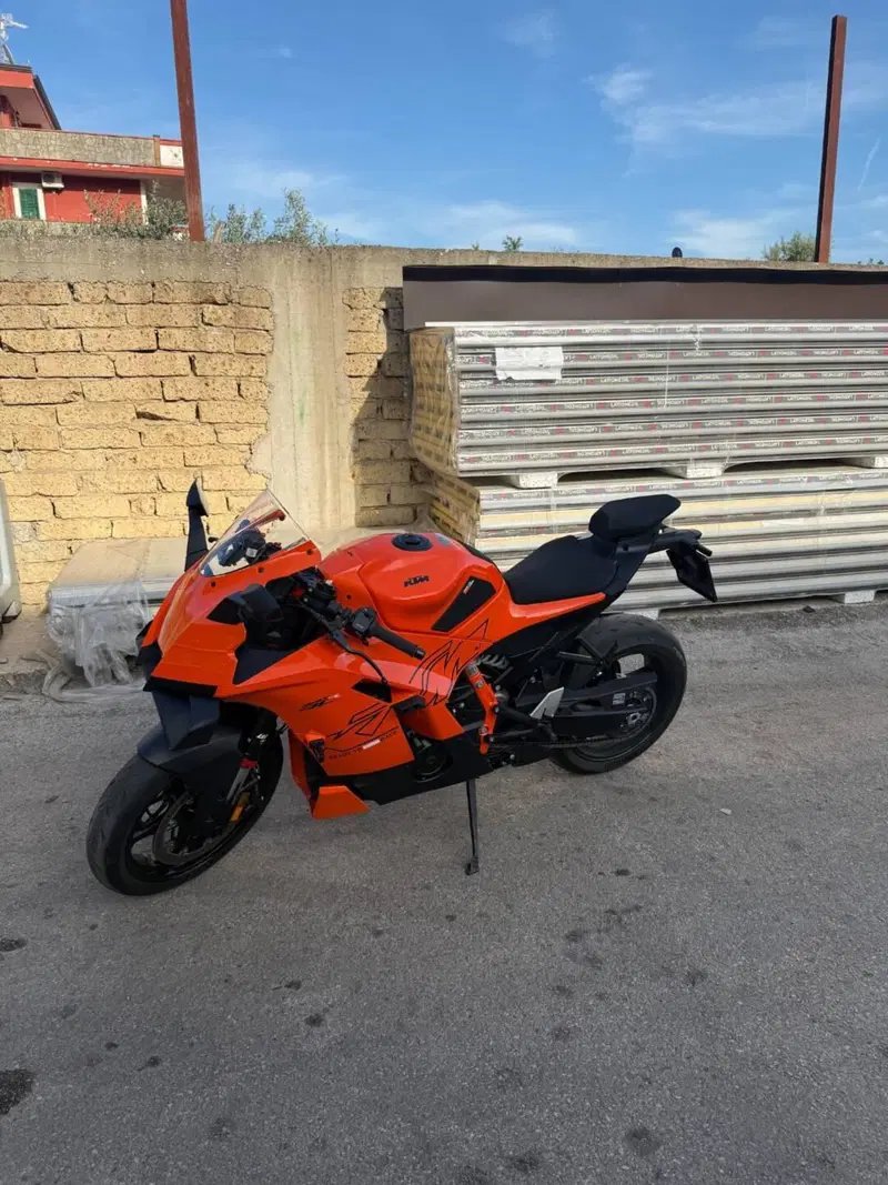 KTM 990 RC R (2026) (2)