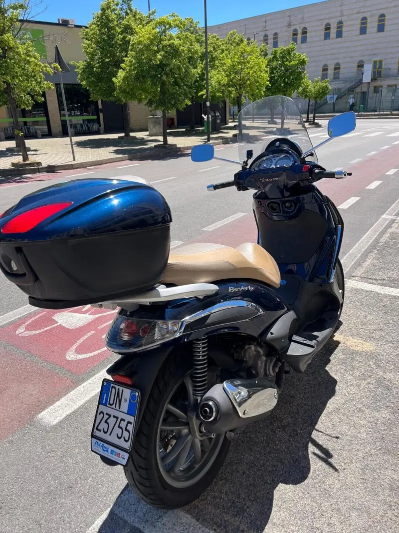 Piaggio Beverly 300 i.e. (2010 - 16) (2)