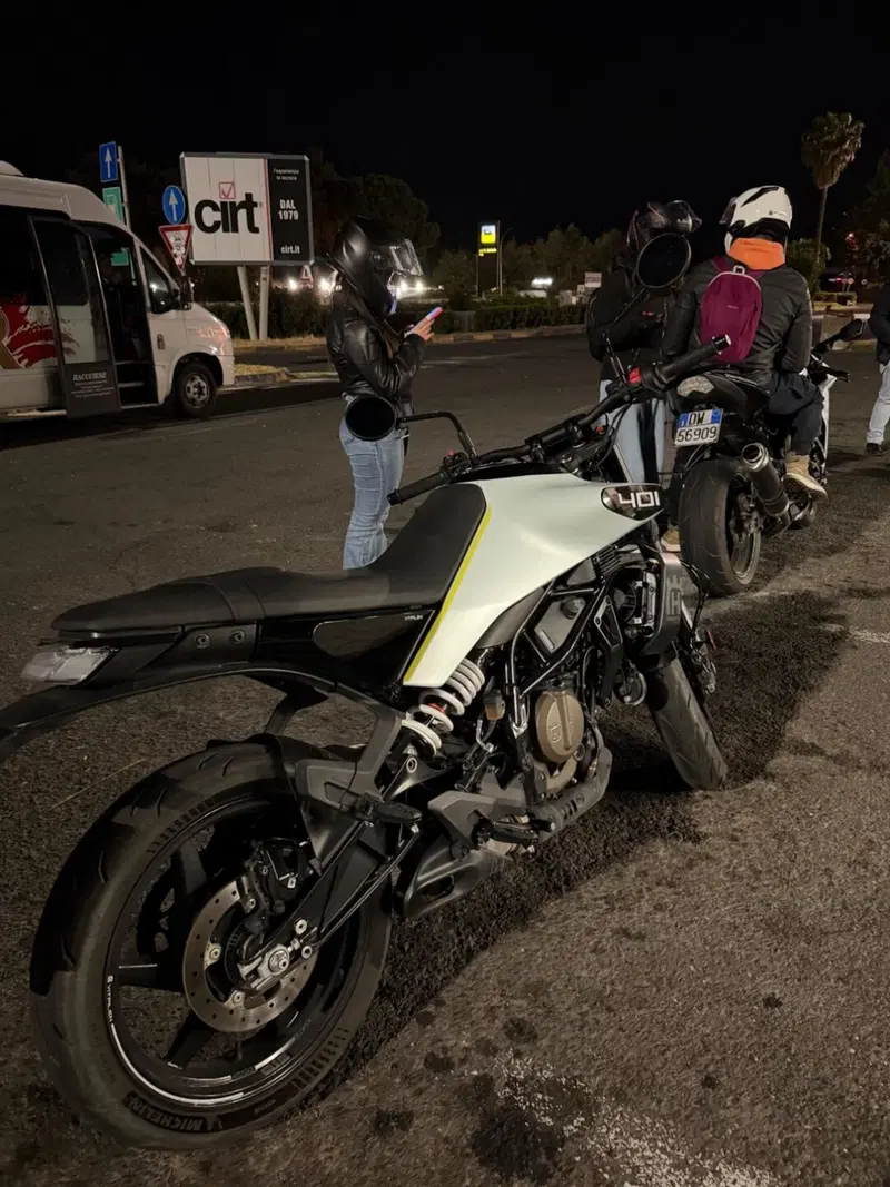 Husqvarna Vitpilen 401 (2024 - 26) (2)
