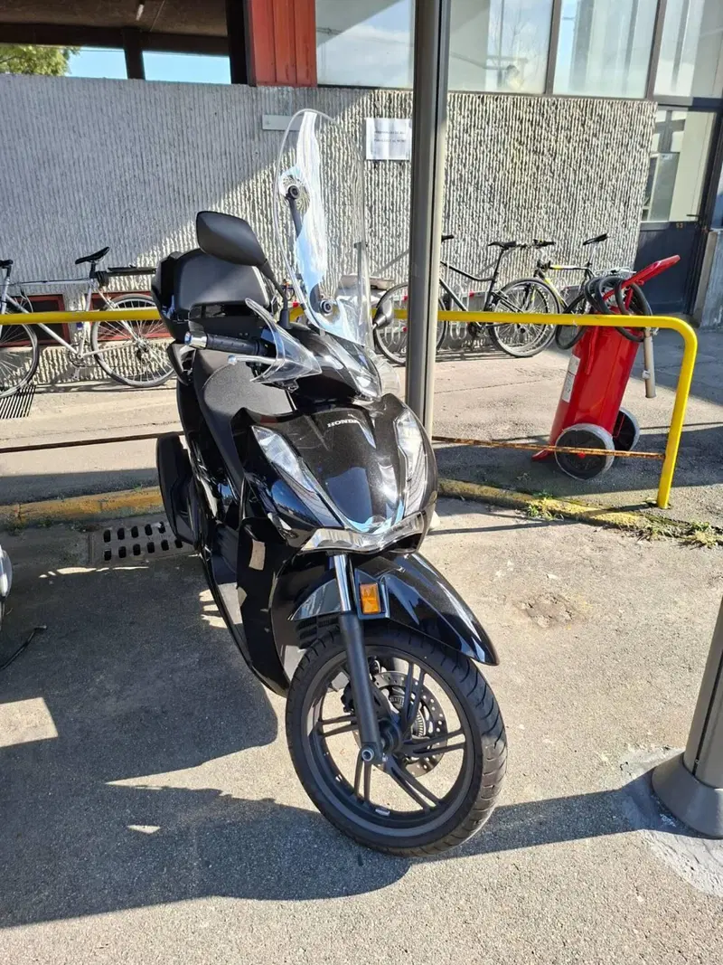 Honda SH 350 (2021 - 24) (2)