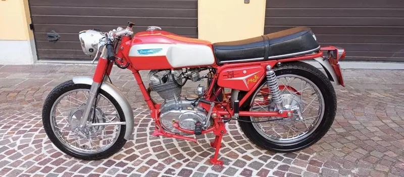 Ducati 250 MARK 3 (2)