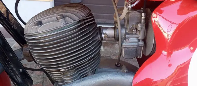 Gilera BESSONE 175 (8)
