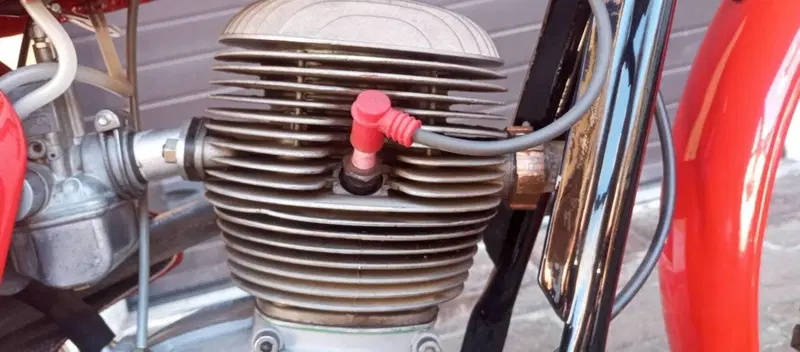 Gilera BESSONE 175 (10)