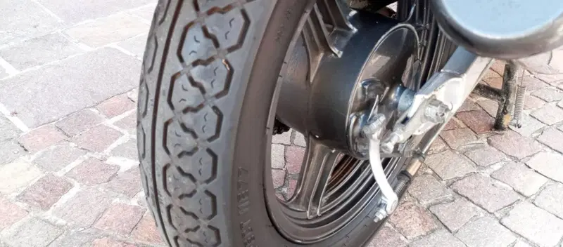 Kawasaki GPZ 500 S (6)