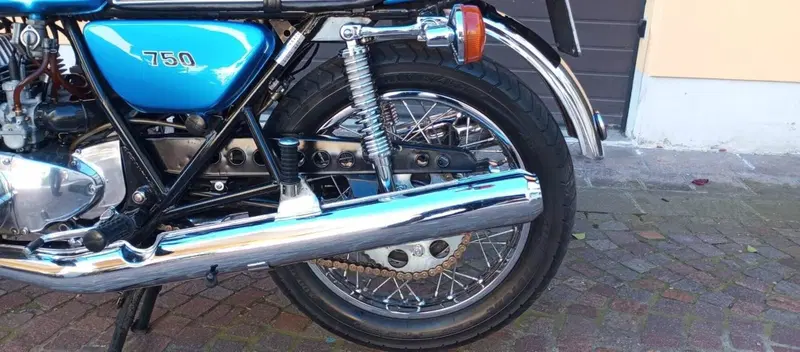 Kawasaki H2 750 MACH 4 (6)
