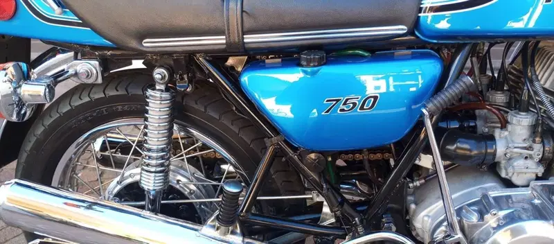 Kawasaki H2 750 MACH 4 (13)