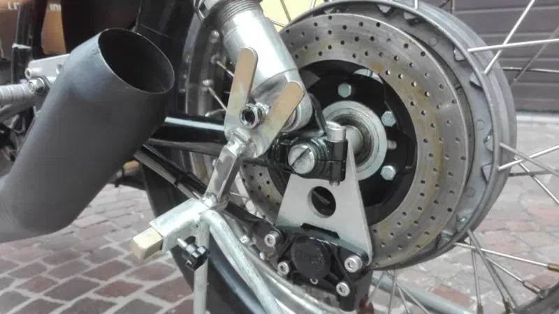 Moto Guzzi 1000 COMPETIZIONE (9)
