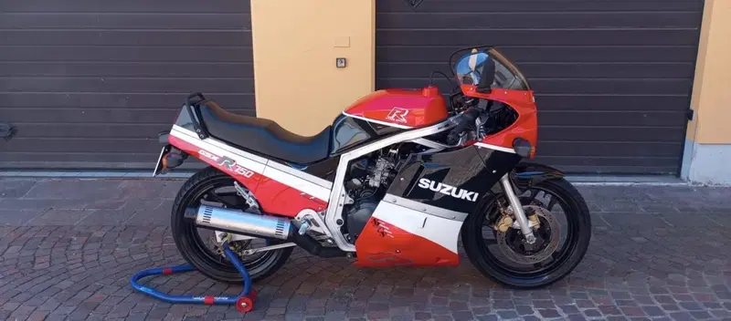 Suzuki GSX-R 750 PRIMA VERNICE