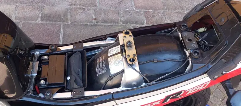 Suzuki GSX-R 750 PRIMA VERNICE (13)