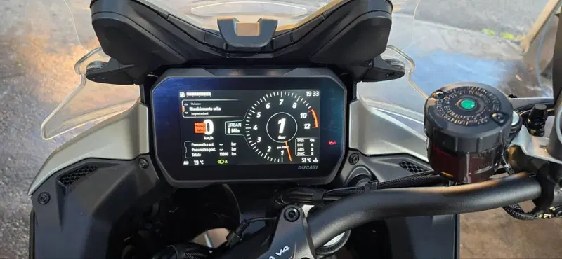 Ducati Multistrada V4 S Grand Tour (2024) (4)