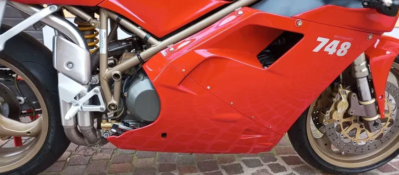 Ducati 748 S (1999 - 01) (3)