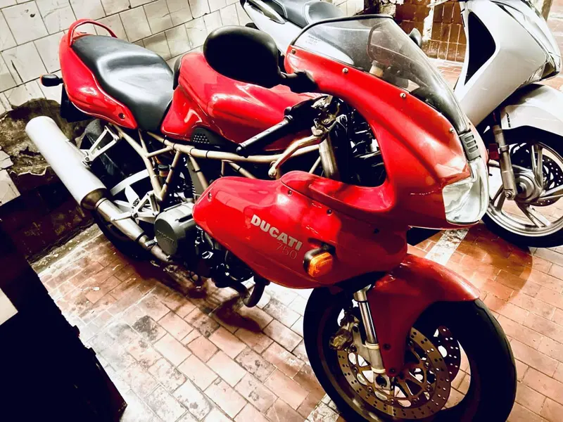 Ducati SuperSport 750 HF I.E.(1999 - 02)