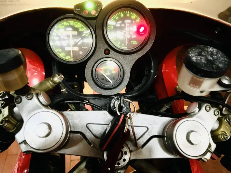 Ducati SuperSport 750 HF I.E.(1999 - 02) (4)