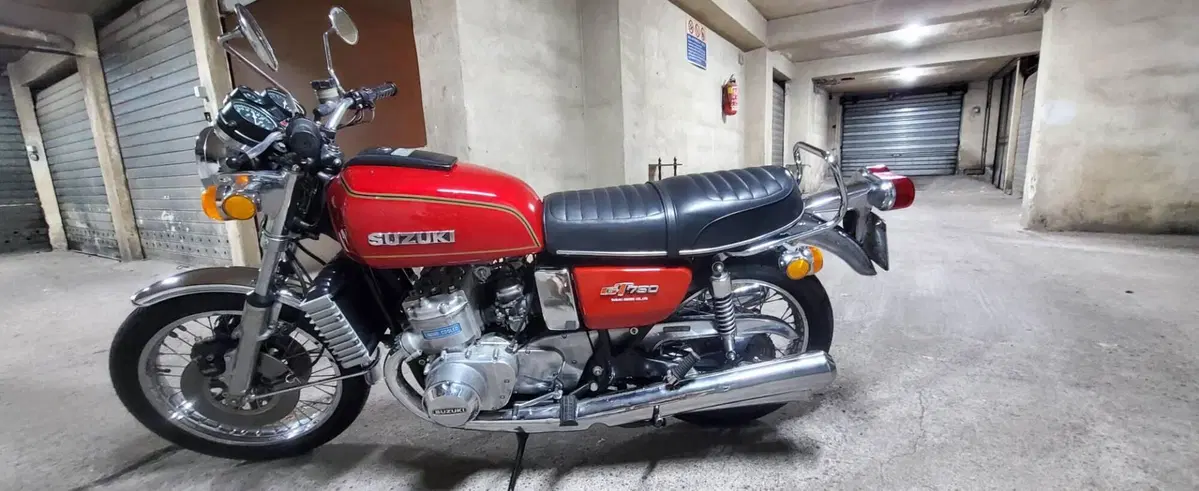 Suzuki GT 750 (4)