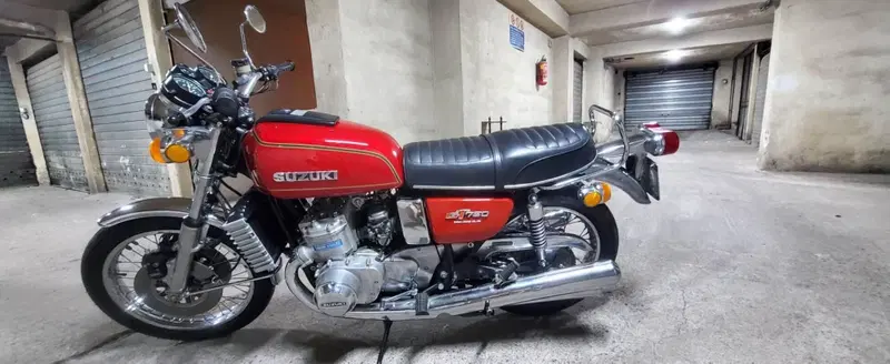 Suzuki GT 750 (4)
