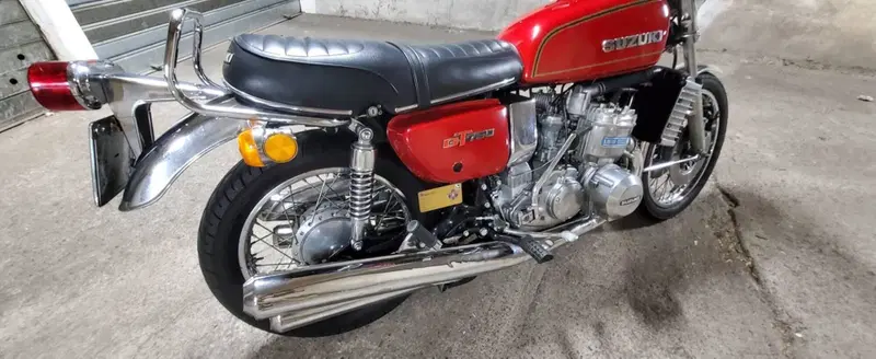 Suzuki GT 750 (10)