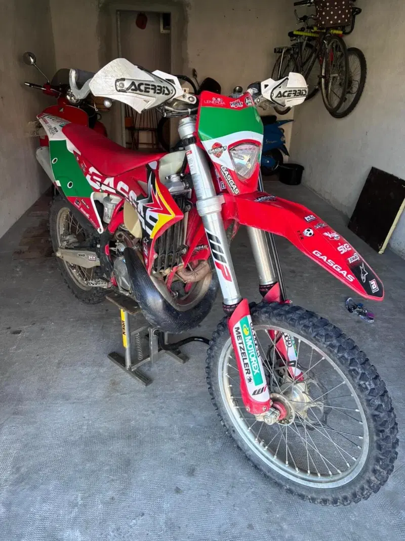 GASGAS EC 250 (2022) (2)