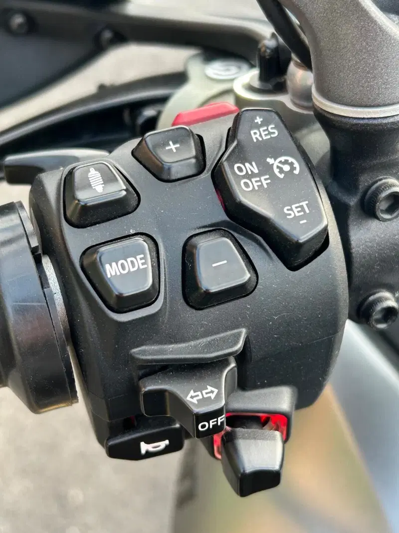 Ducati Multistrada V4 S (2021 - 24) (9)