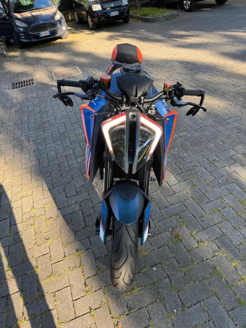 KTM 1290 Super Duke R (2021) (3)