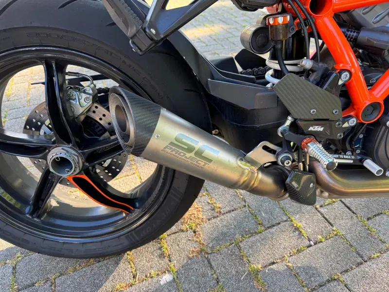 KTM 1290 Super Duke R (2021) (6)