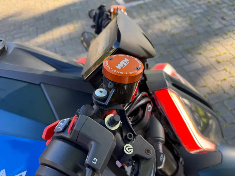 KTM 1290 Super Duke R (2021) (9)