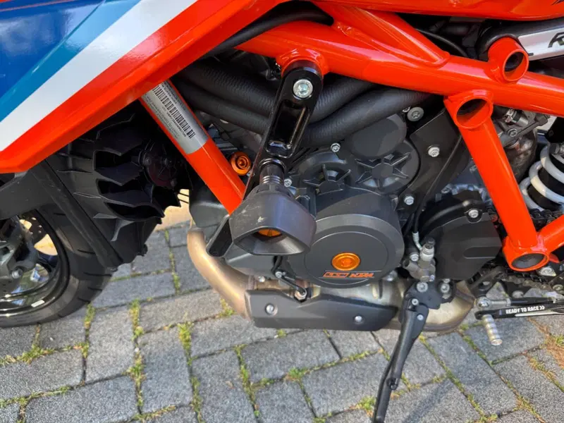 KTM 1290 Super Duke R (2021) (12)