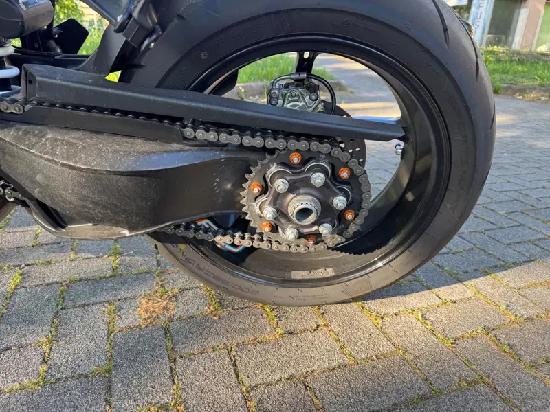 KTM 1290 Super Duke R (2021) (13)