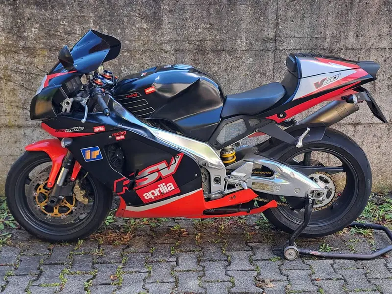Aprilia RSV 1000 (2000 - 01) (2)