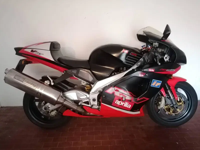 Aprilia RSV 1000 (2000 - 01) (3)