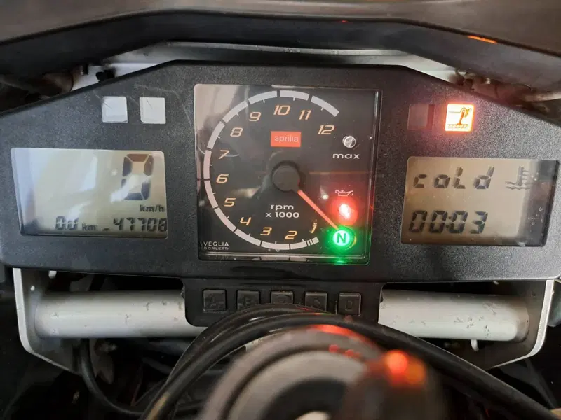 Aprilia RSV 1000 (2000 - 01) (7)
