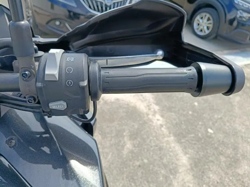 Kawasaki Versys 1000 SE Tourer Plus (2021) (9)