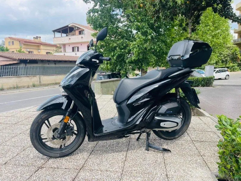 Honda SH 150i (2024 - 25) (6)