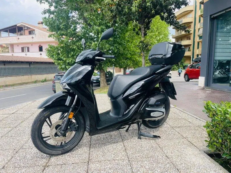 Honda SH 150i (2024 - 25) (7)
