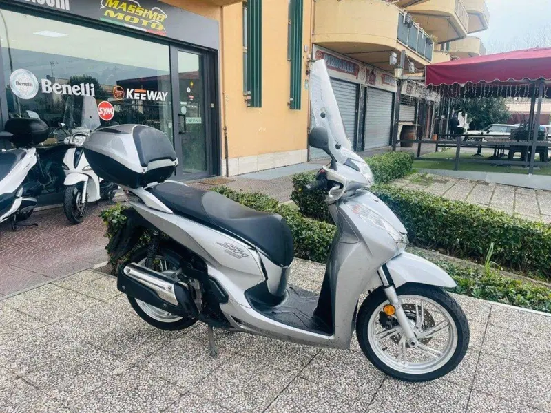 Honda SH 300 i ABS (2016 - 20) (6)
