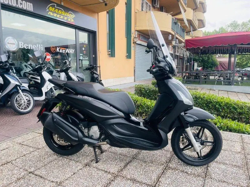 Piaggio Beverly 350 ABS (2016 - 20) (4)
