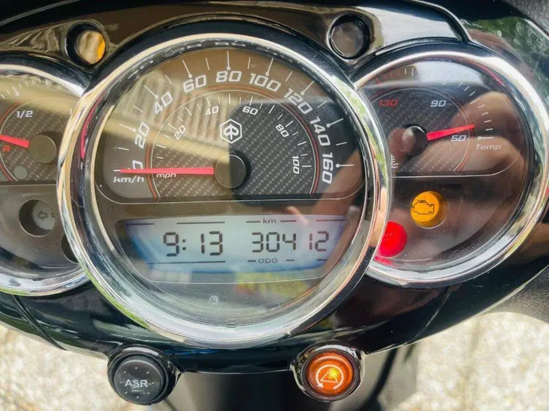 Piaggio Beverly 350 ABS (2016 - 20) (6)