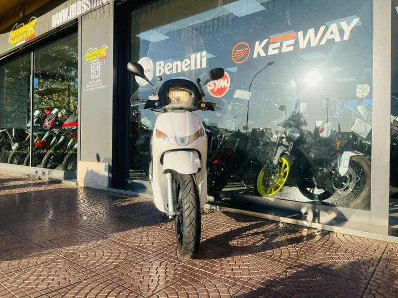 Peugeot Tweet 125 (2014 - 17) (9)
