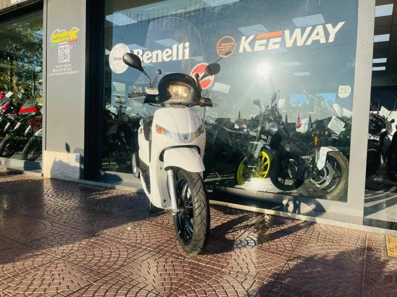Peugeot Tweet 125 (2014 - 17) (5)