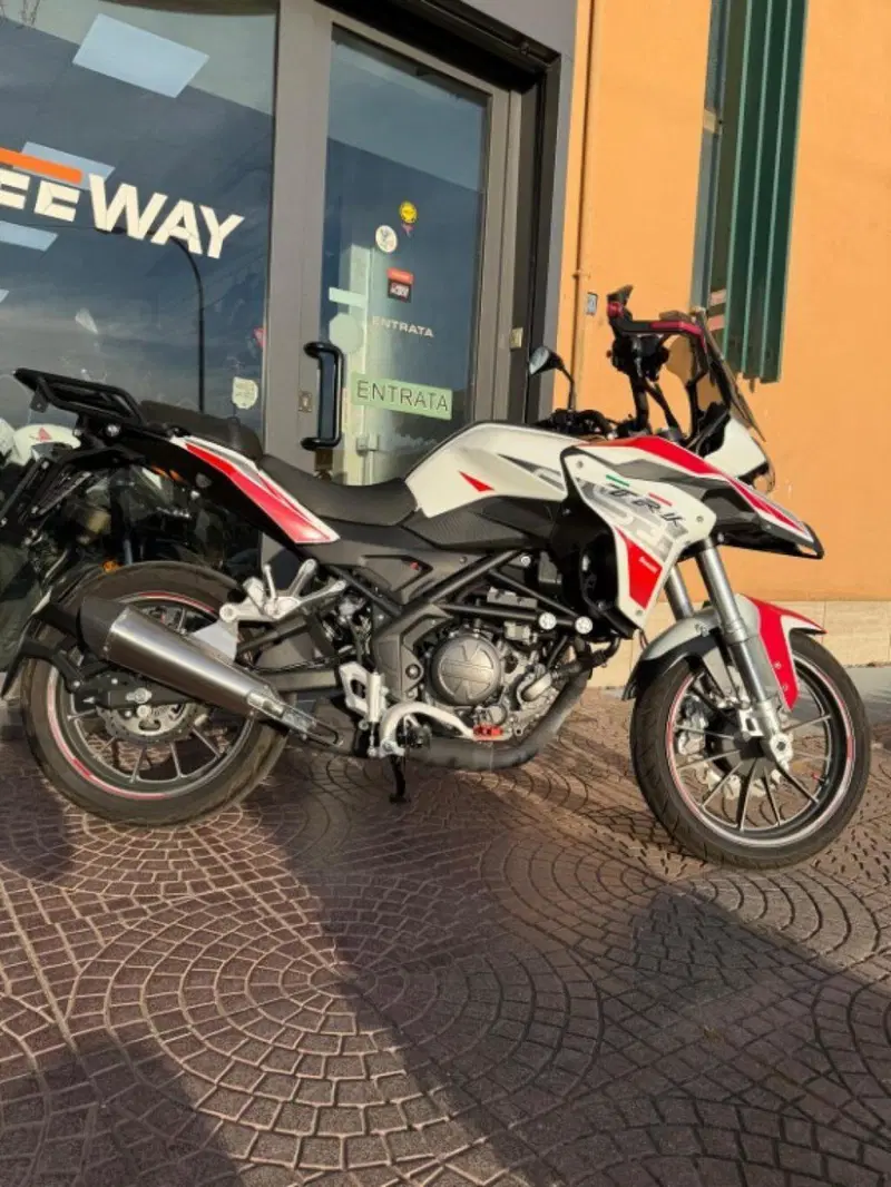 Benelli TRK 251 (2022 - 25) (2)