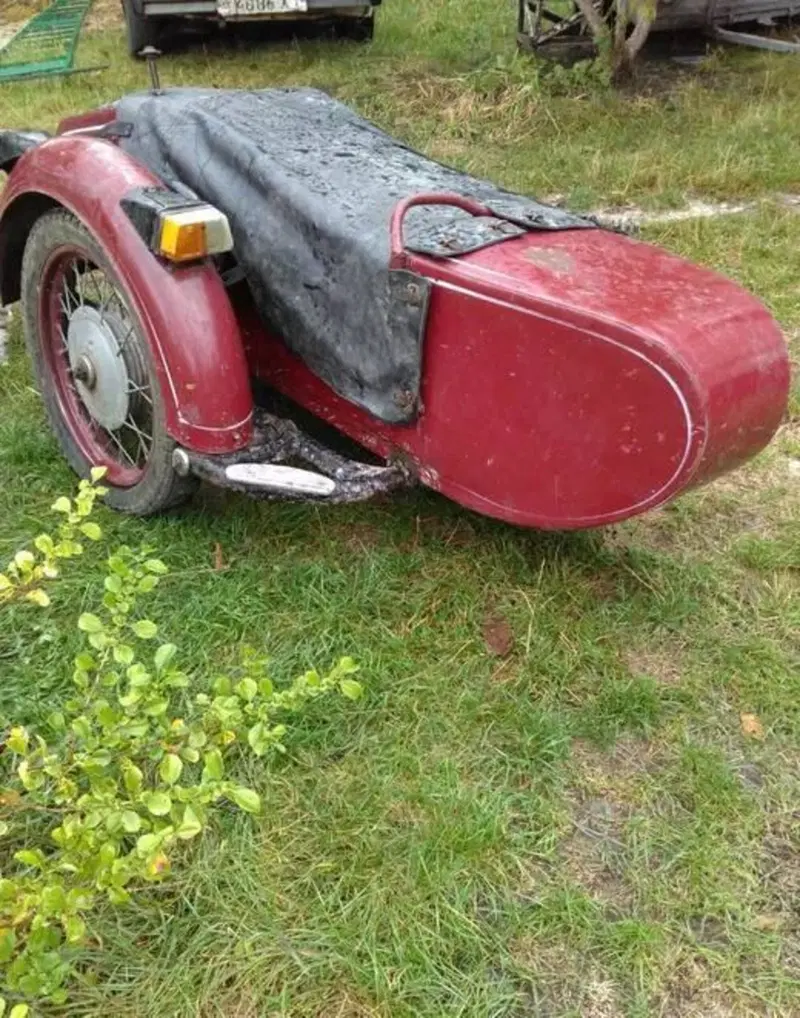 Carrozzino sidecar d'epoca Dnepr