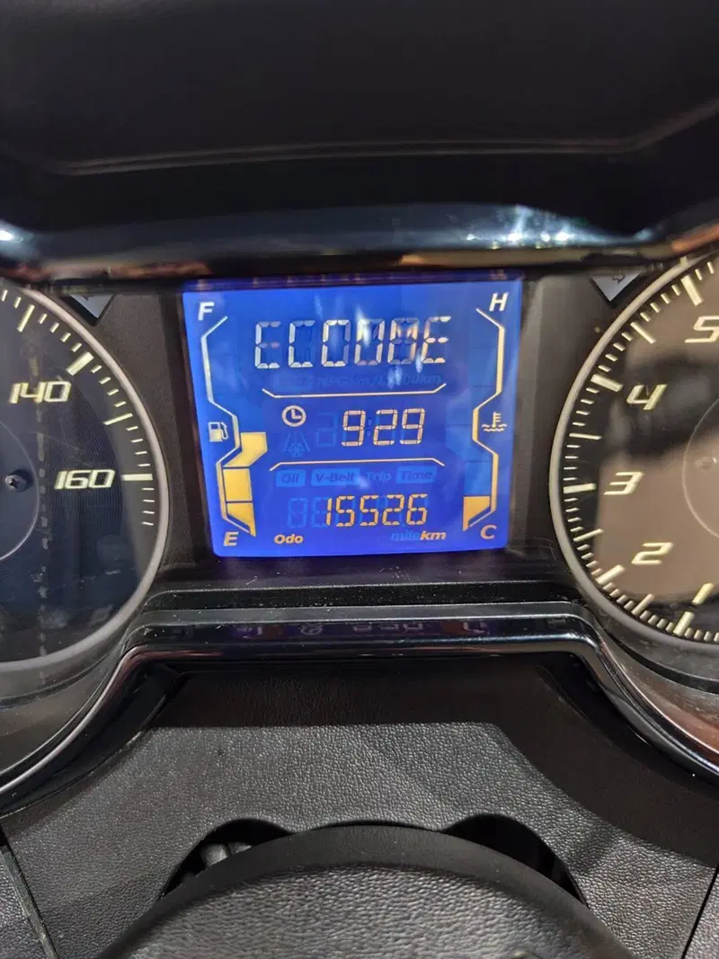 Yamaha X-Max 300 Tech Max (2021 - 24) (8)