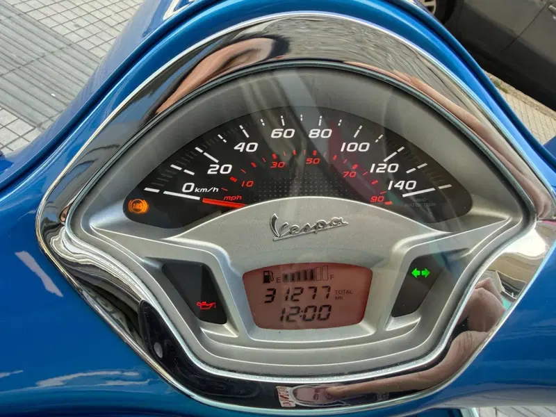 Vespa GTS 300 Super (2008 - 16) (4)
