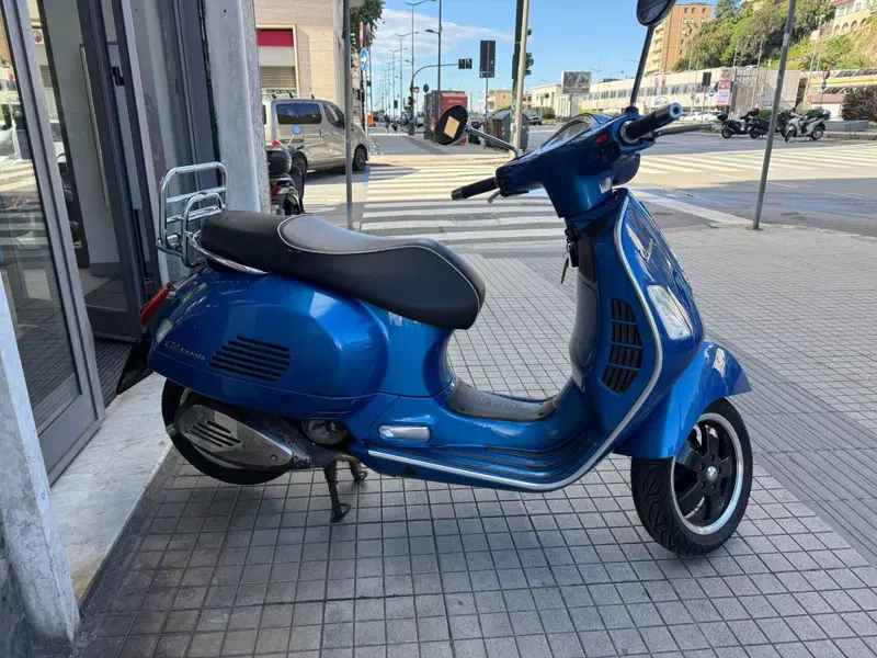 Vespa GTS 300 Super (2008 - 16) (2)