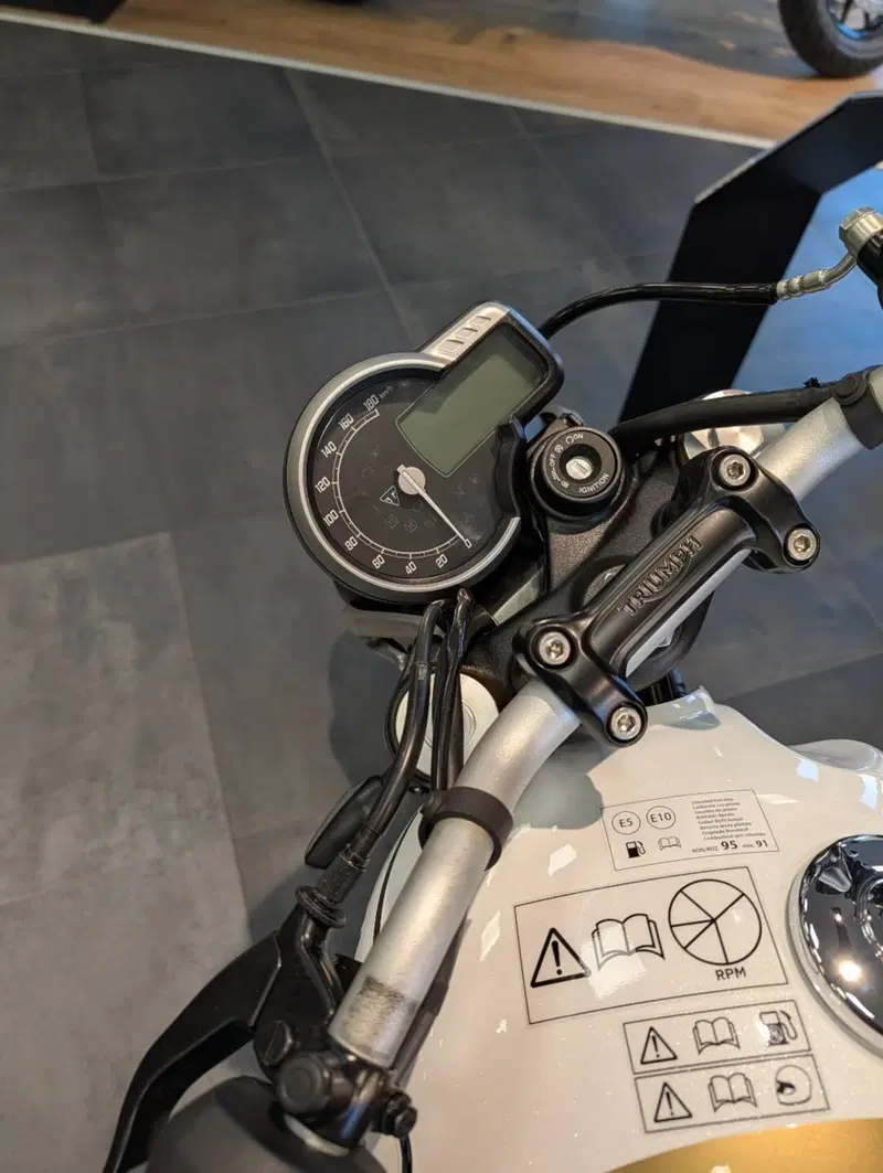 Triumph Speed 400 (2024 - 26) (4)