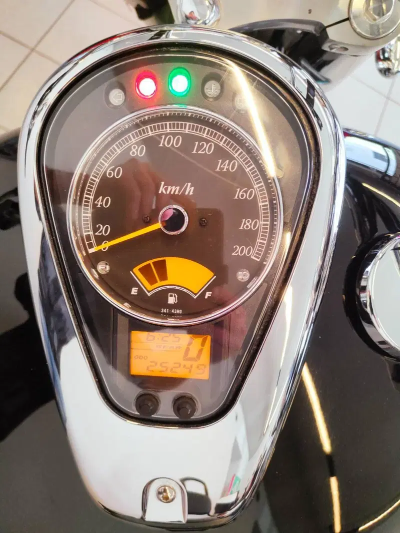 Suzuki Intruder 800 C (2009 - 14) (18)